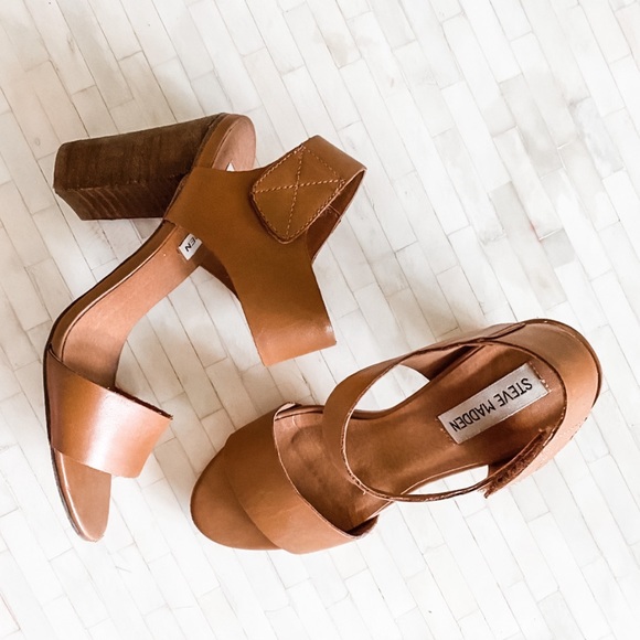 Steve Madden Shoes - Steve Madden Tan sandal heel size 8